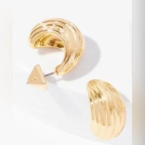 White House Black Market Chunky Modern Y2K Goldtone Crescent Moon Hoop Earrings